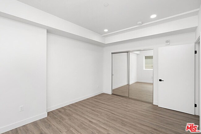 Building Photo - 6144 Whitsett Ave