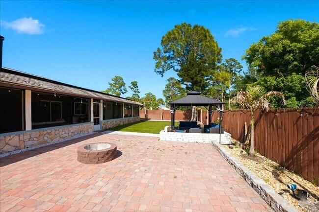 Building Photo - 1326 SW Bartell Ave