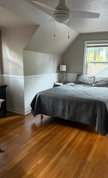 Building Photo - Charming NE Portland Apartment in a Great ...
