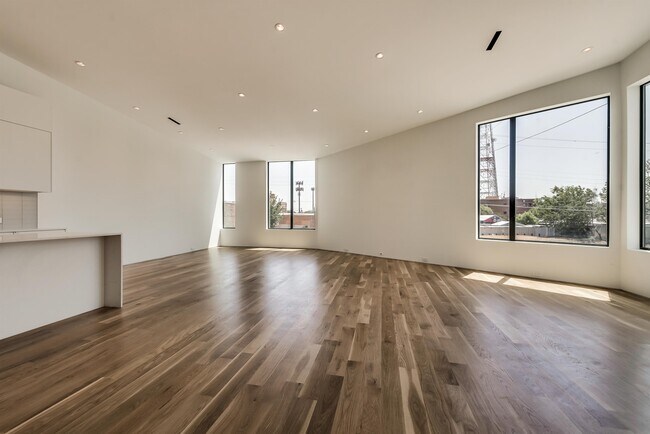 Building Photo - 1504 Burlew St