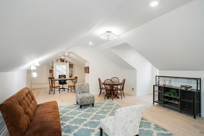 Building Photo - 712 Stewart Valley Dr
