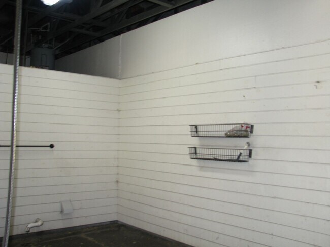 Building Photo - Beautiful 11.16 Acre Farm with Lots of Ame...