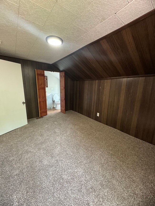 Building Photo - Village of W Carthage 4 Bedroom / 1.5 Bath...