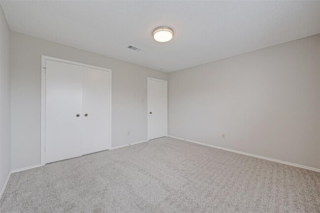 Building Photo - 2230 Bent River Dr