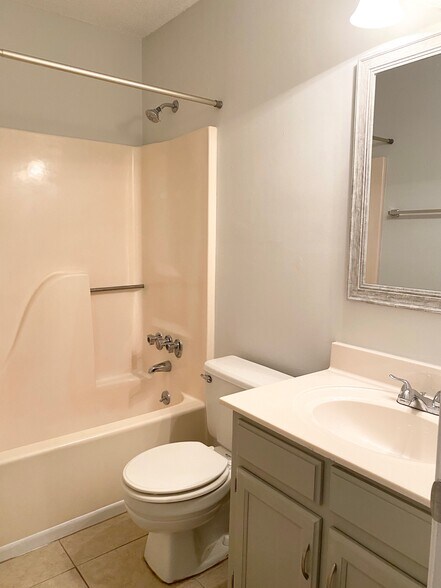 Second Bathroom - 1120 Jacksons Valley Rd