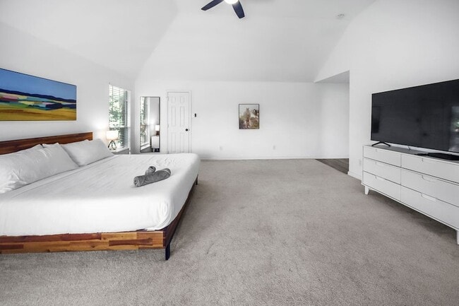 Building Photo - 5205 Panama Dr