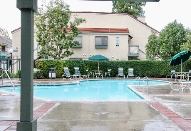 Building Photo - 3597 W Greentree Cir