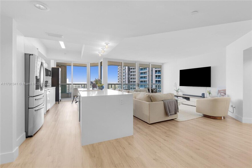 Building Photo - 21055 Yacht Club Dr