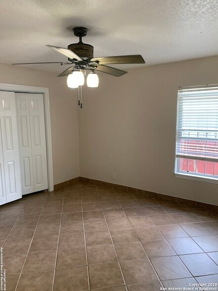 Building Photo - 1750 W Craig Pl