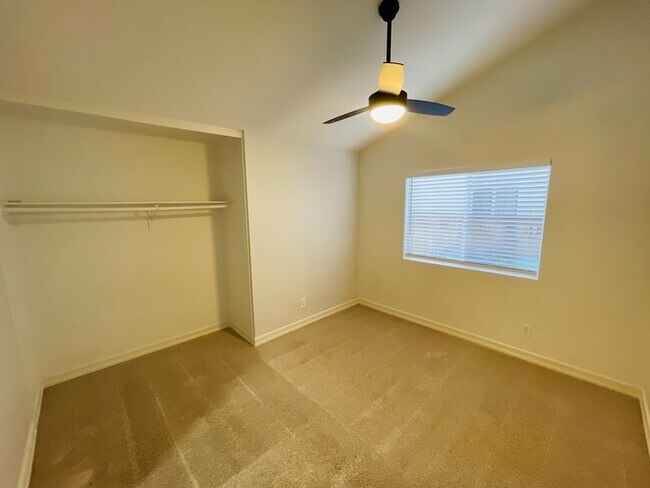 Building Photo - 28937 Biarritz Ct