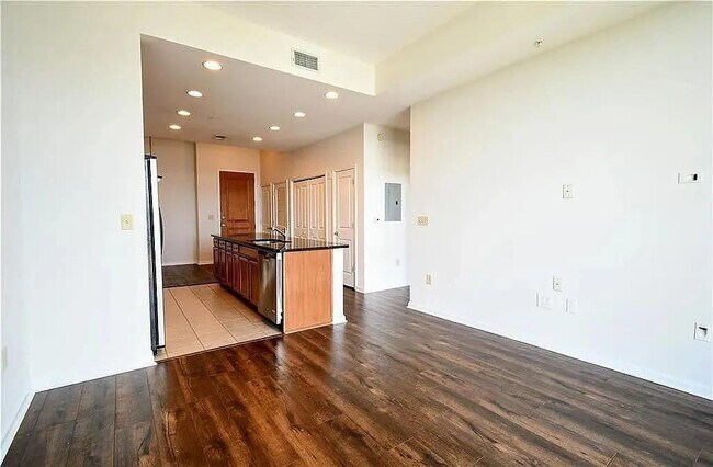 Building Photo - 3040 Peachtree Rd