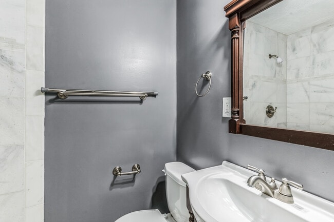 Building Photo - 12043 Hallandale Terrace