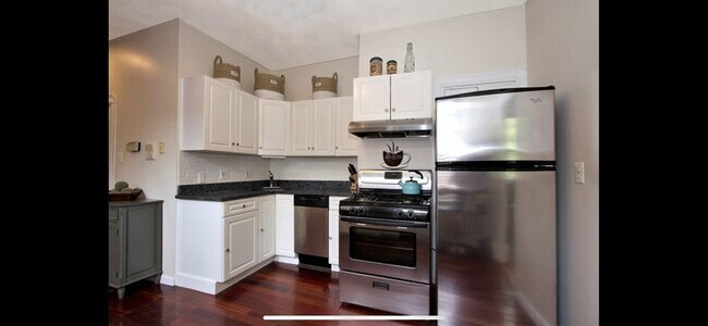 Building Photo - 25 Sullivan St