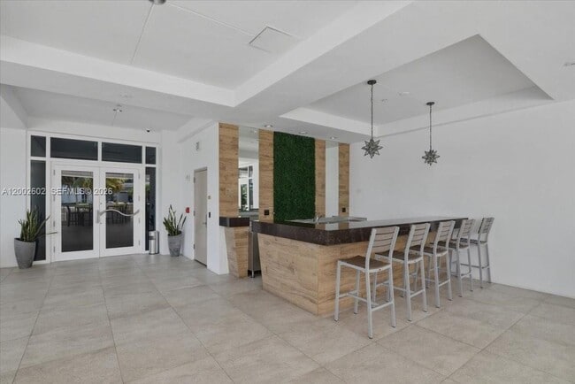 Building Photo - 801 Brickell Key Blvd
