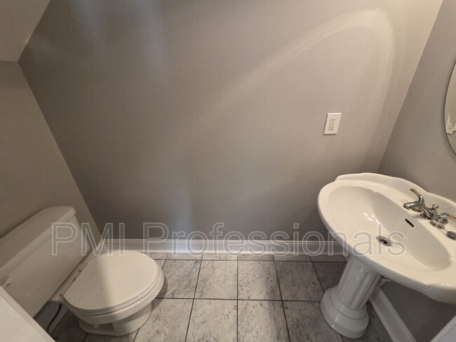 Building Photo - 315 Shadow Creek Dr