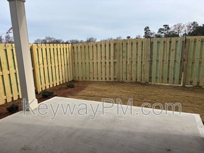 Building Photo - 515 Yuma Ln