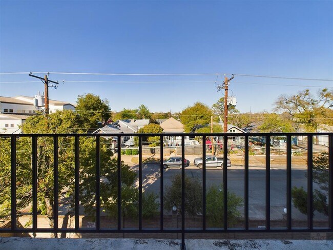 Building Photo - 3316 Guadalupe St