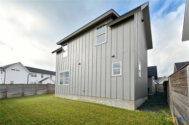 Building Photo - 421 Constance Dr