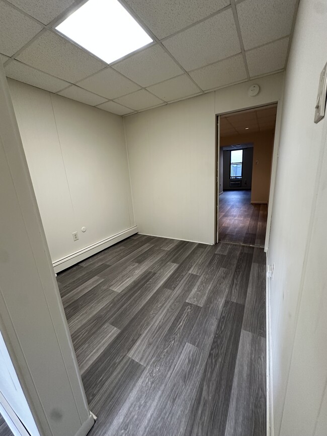 Building Photo - 818 22nd St