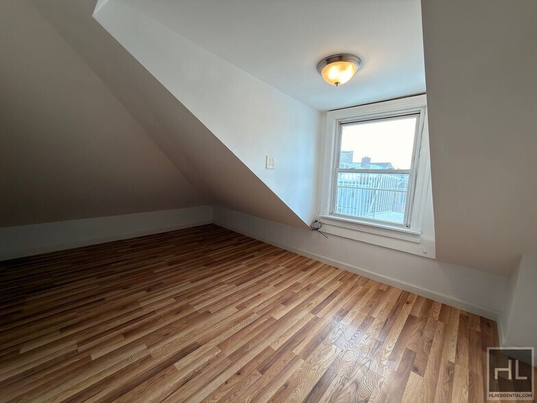 Building Photo - WEST 11 STREET