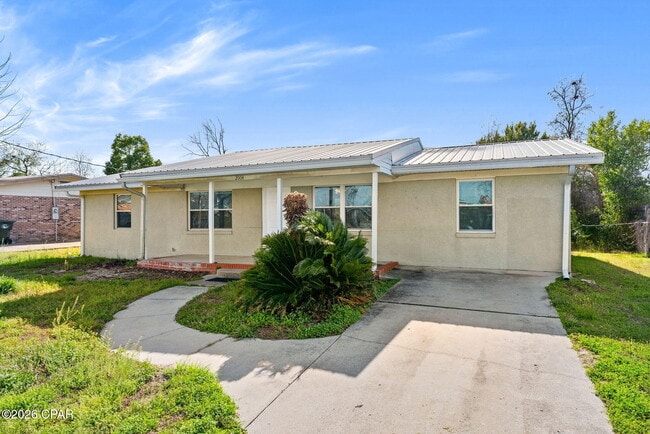 Building Photo - 2004 Greenbriar Blvd