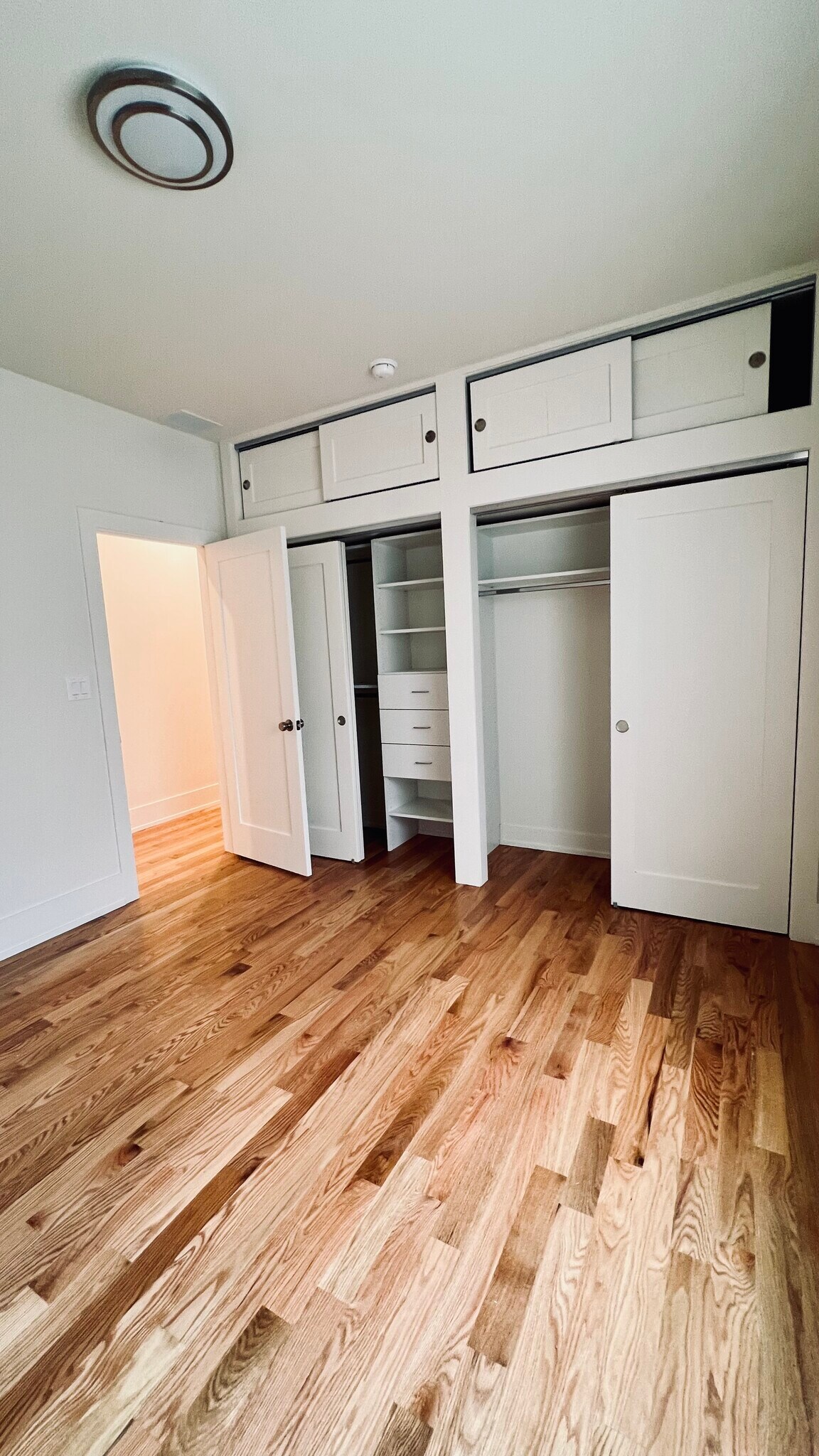 Building Photo - 652 W Gordon Ter