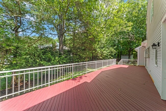 Building Photo - 501 Woodbine Rd