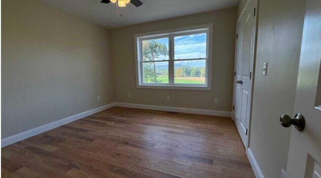 Building Photo - 58 Pleasant St