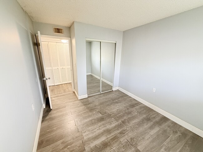 Building Photo - 105 Benoist Farms Rd