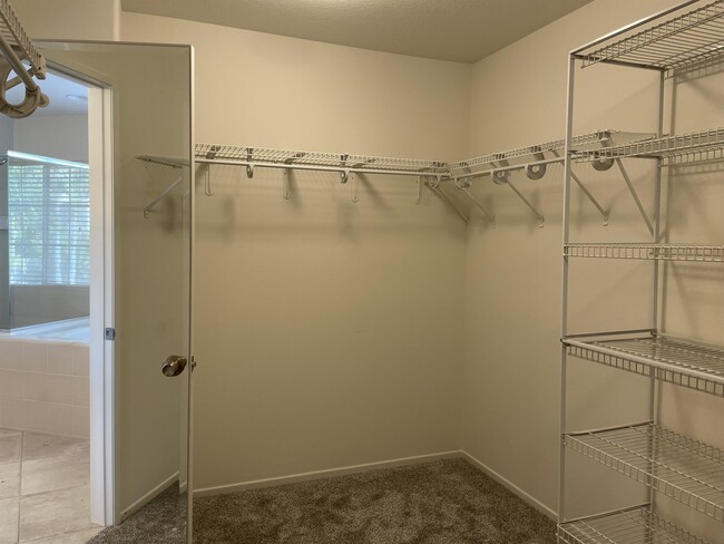 Building Photo - 1167 Innisfree Ct