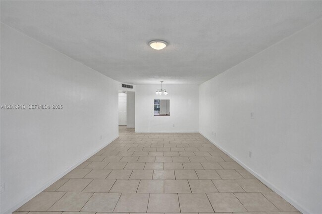 Building Photo - 1601 NE 191st St