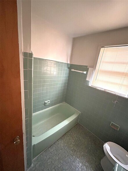 Building Photo - 3616 Gaston Ave