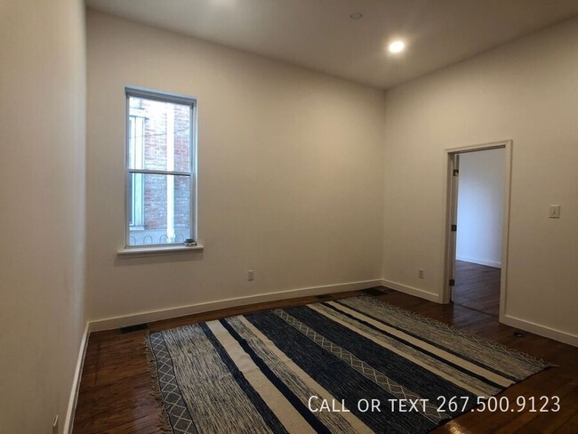 Building Photo - Newly removated, very spacious 2BR unit wi...