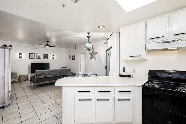 Building Photo - 255 S Avenida Caballeros