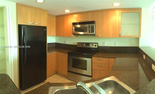 Building Photo - 201 Golden Isles Dr