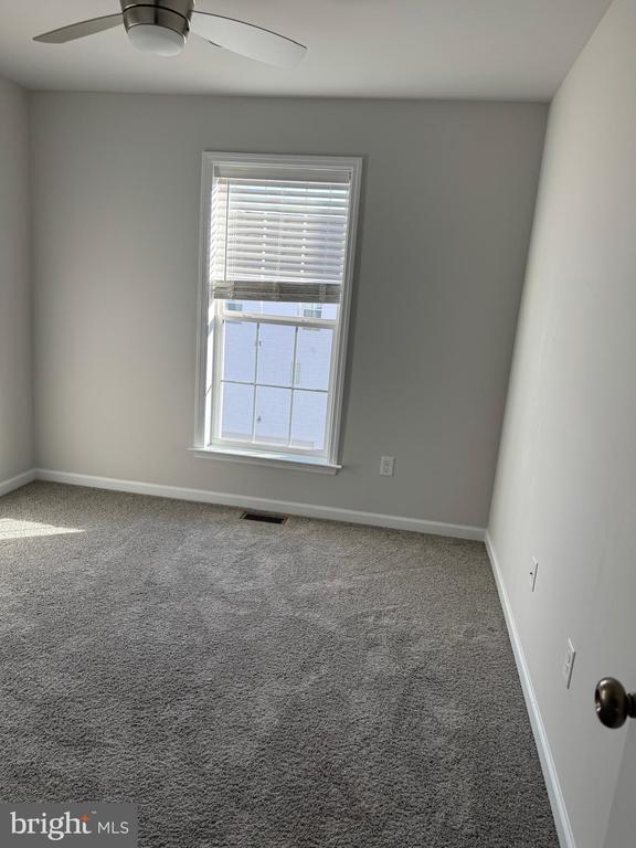 Building Photo - 3088 Egreton Rd
