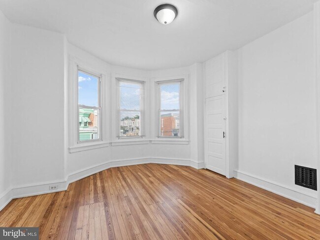 Building Photo - 1618 S 54th St