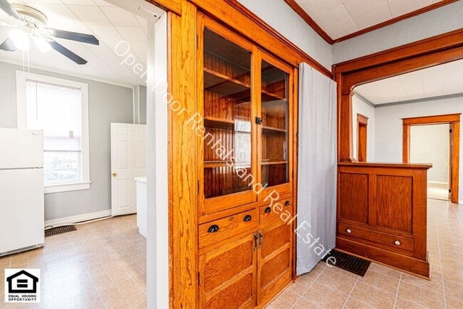 Building Photo - 928 Putnam St