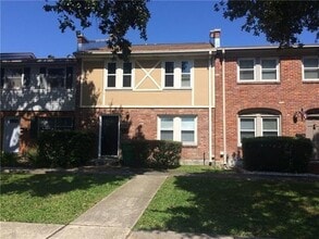 Building Photo - 300 Coral Ave