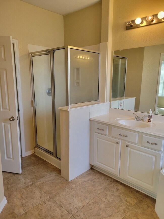 Building Photo - 14410 Floret Estates Ln