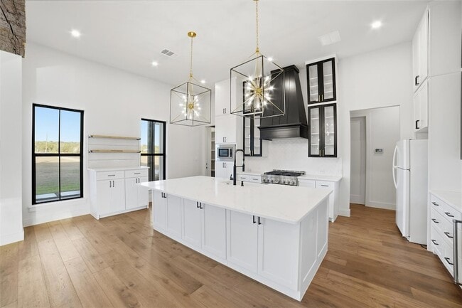 Building Photo - 23937 Oscar Rd