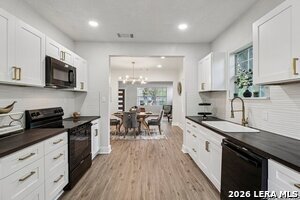 Building Photo - 1119 W Huisache Ave