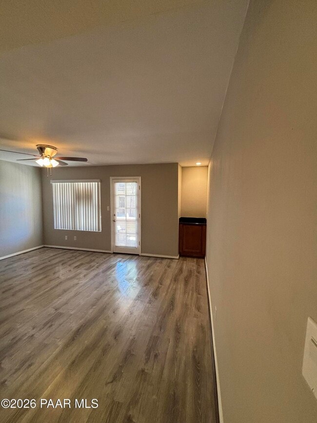 Building Photo - 8787 E Mountain View Rd