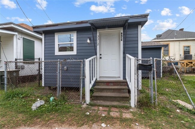 Primary Photo - 3312 Sealy Ave