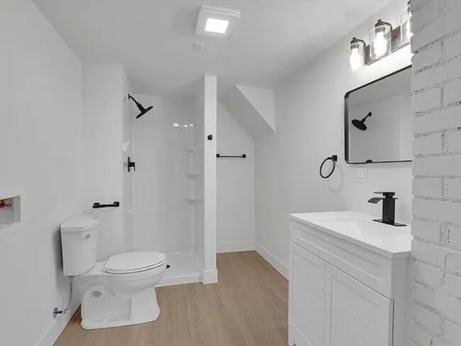 Building Photo - For Rent – Spacious 4-Bedroom, 2-Bath Home...