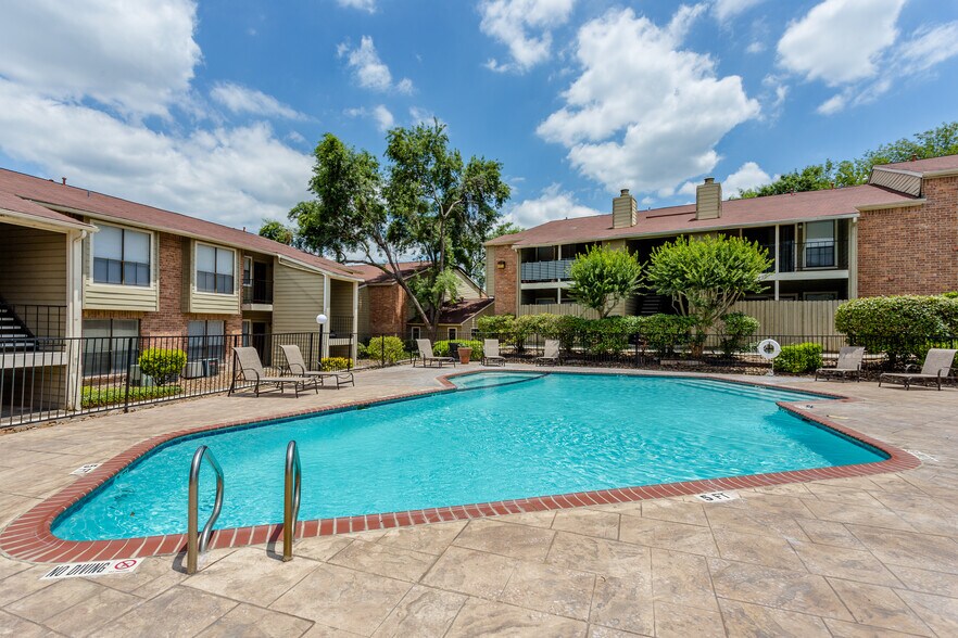 Hearthstone 8801 Cinnamon Creek Dr San Antonio TX 78240 Apartment