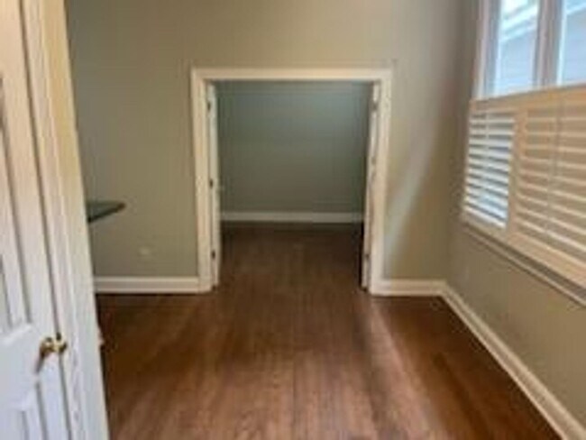 Building Photo - 1000 River Currents Dr