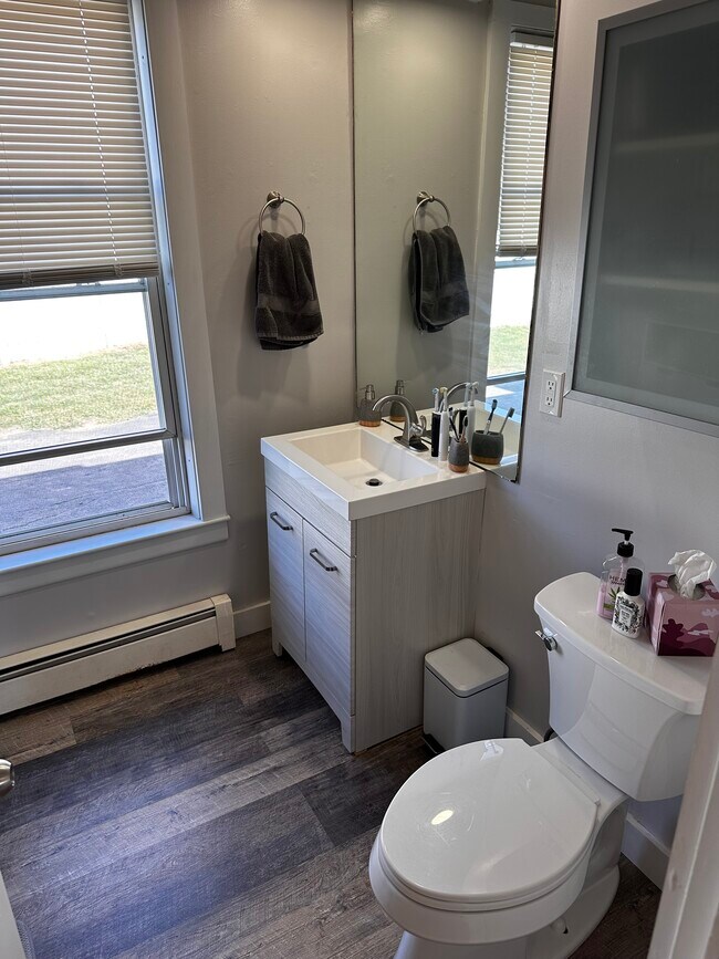 Building Photo - 853 Townsend Ave