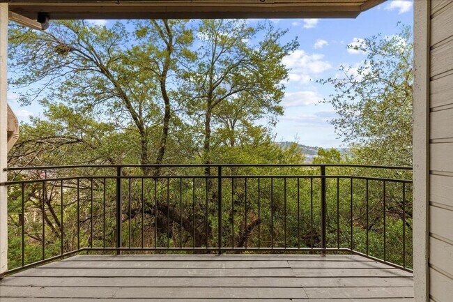 Building Photo - $1,500/mo – 2BR/1BA Condo in Northwest Austin with Stone Fireplace & Balcony
