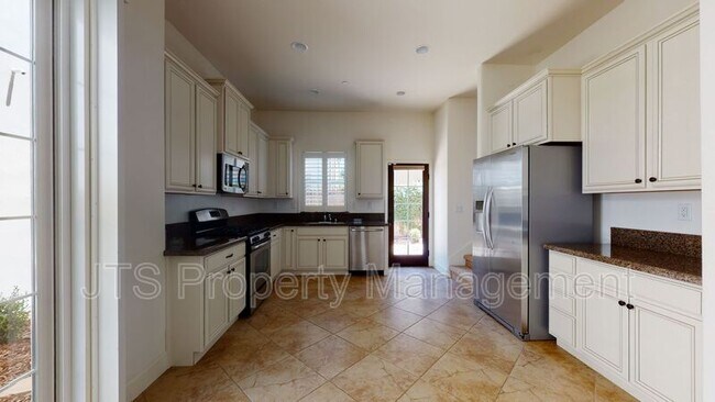 Building Photo - 1349 Piper Pl